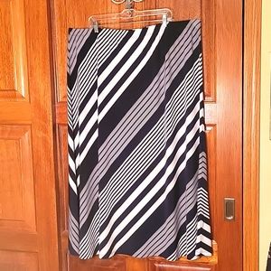 Susan Graver Skirt size 3X